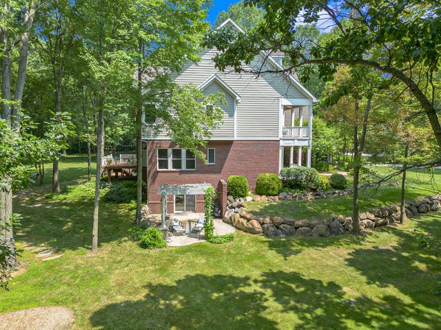 290 Shelby Court, Saline, MI 48176