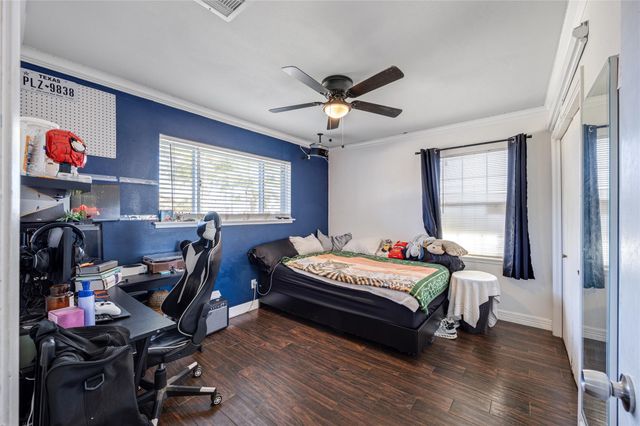 922 Gilpin Street, Houston, TX 77034