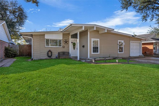 922 Gilpin Street, Houston, TX 77034