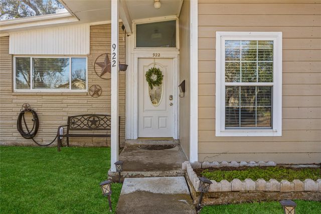 922 Gilpin Street, Houston, TX 77034