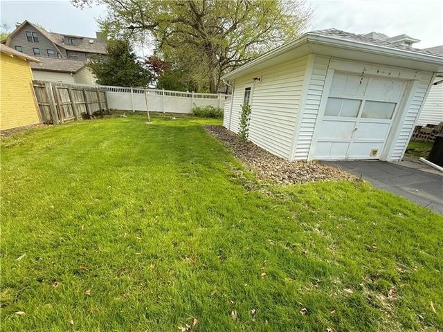 323 E Edgewood Ave, New Castle, PA 16105