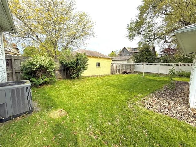 323 E Edgewood Ave, New Castle, PA 16105