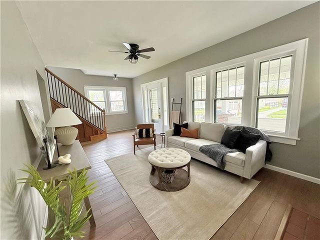 323 E Edgewood Ave, New Castle, PA 16105