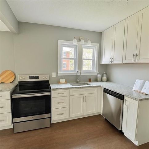 323 E Edgewood Ave, New Castle, PA 16105