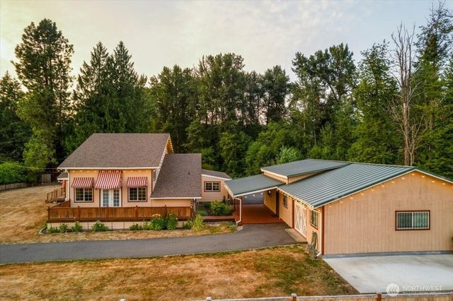 209 Emery Avenue N, South Prairie, WA 98385