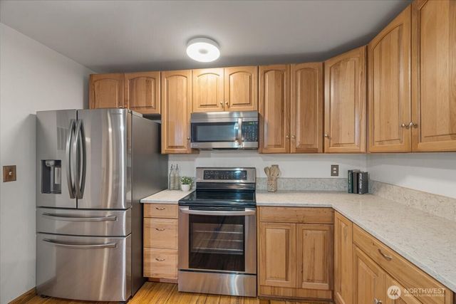 209 Emery Avenue N, South Prairie, WA 98385