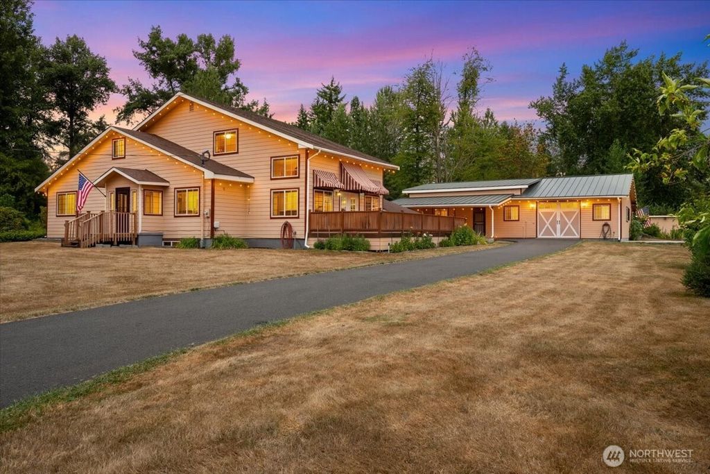 209 Emery Avenue N, South Prairie, WA 98385