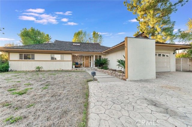 10261 Calvin, Northridge (los Angeles), CA 91324