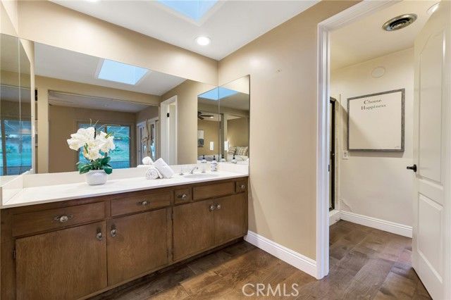 10261 Calvin, Northridge (los Angeles), CA 91324