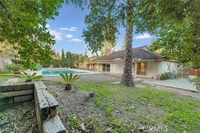 10261 Calvin, Northridge (los Angeles), CA 91324