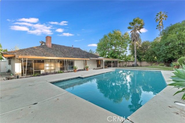 10261 Calvin, Northridge (los Angeles), CA 91324