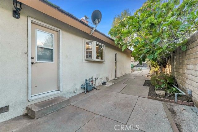 10261 Calvin, Northridge (los Angeles), CA 91324