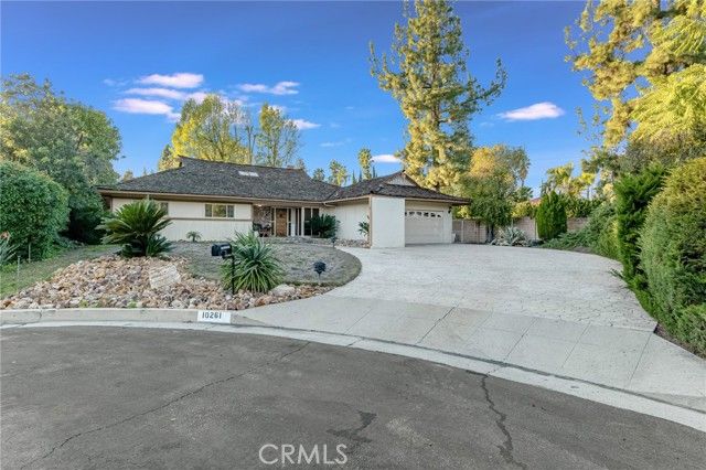 10261 Calvin, Northridge (los Angeles), CA 91324