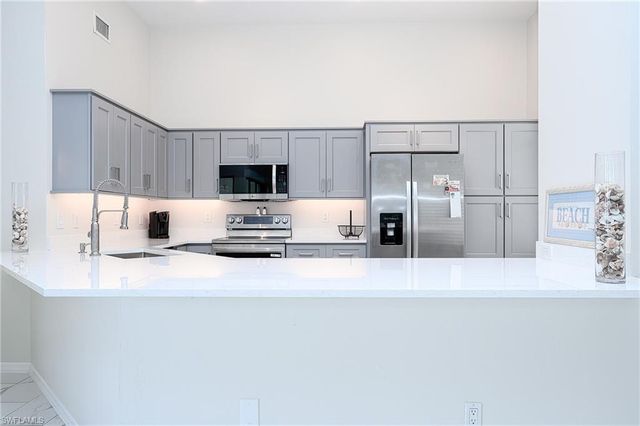 661 Windsurf LN A-202, Naples, FL 34108