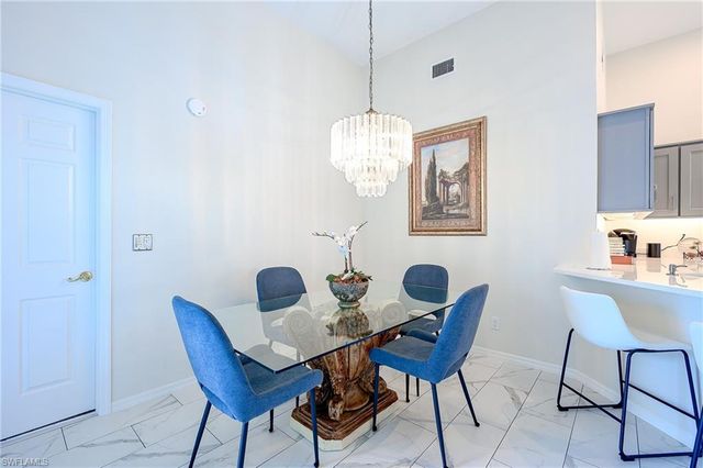 661 Windsurf LN A-202, Naples, FL 34108