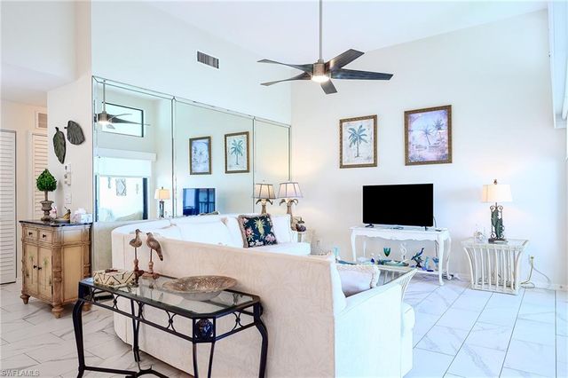 661 Windsurf LN A-202, Naples, FL 34108