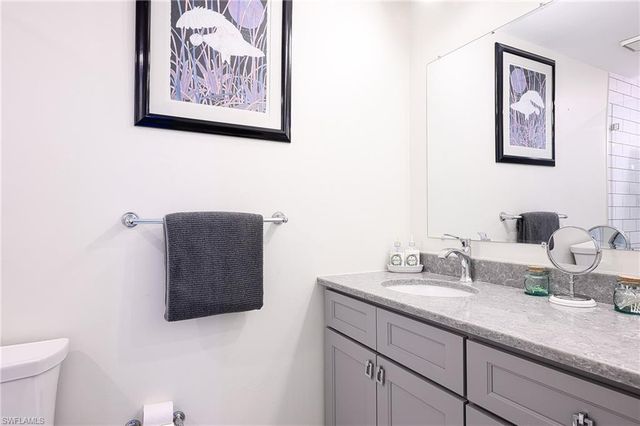 661 Windsurf LN A-202, Naples, FL 34108