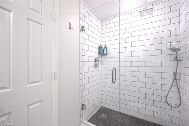 661 Windsurf LN A-202, Naples, FL 34108