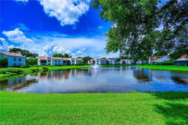 661 Windsurf LN A-202, Naples, FL 34108