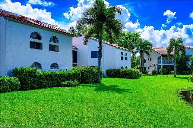 661 Windsurf LN A-202, Naples, FL 34108