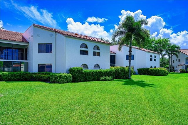 661 Windsurf LN A-202, Naples, FL 34108