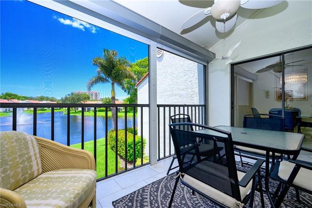 661 Windsurf LN A-202, Naples, FL 34108
