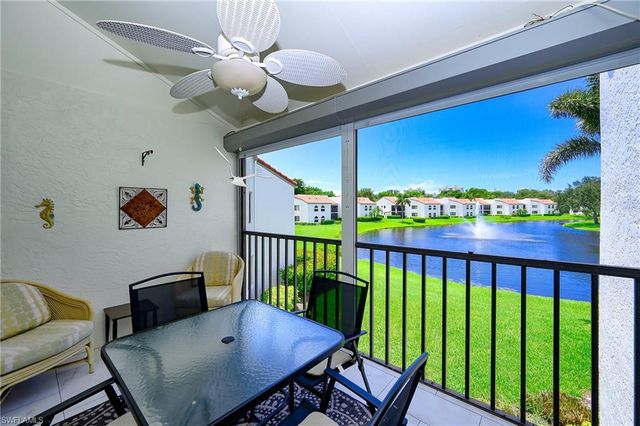 661 Windsurf LN A-202, Naples, FL 34108