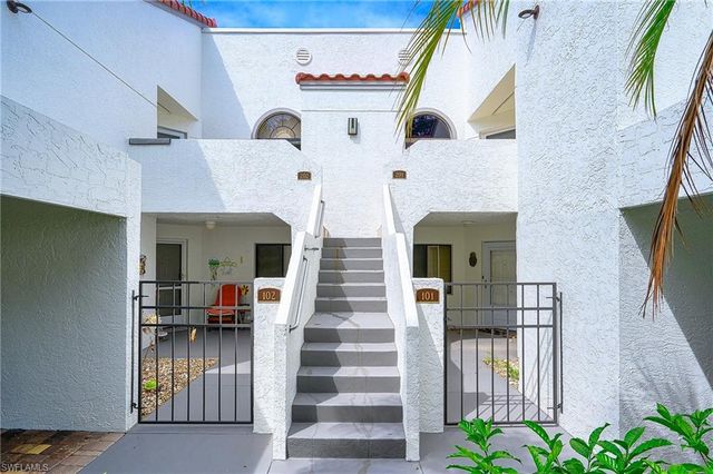 661 Windsurf LN A-202, Naples, FL 34108