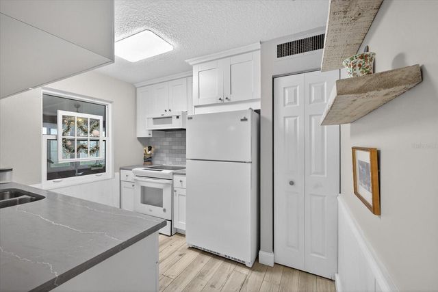 1605 AMBERLEA DRIVE N, Dunedin, FL 34698