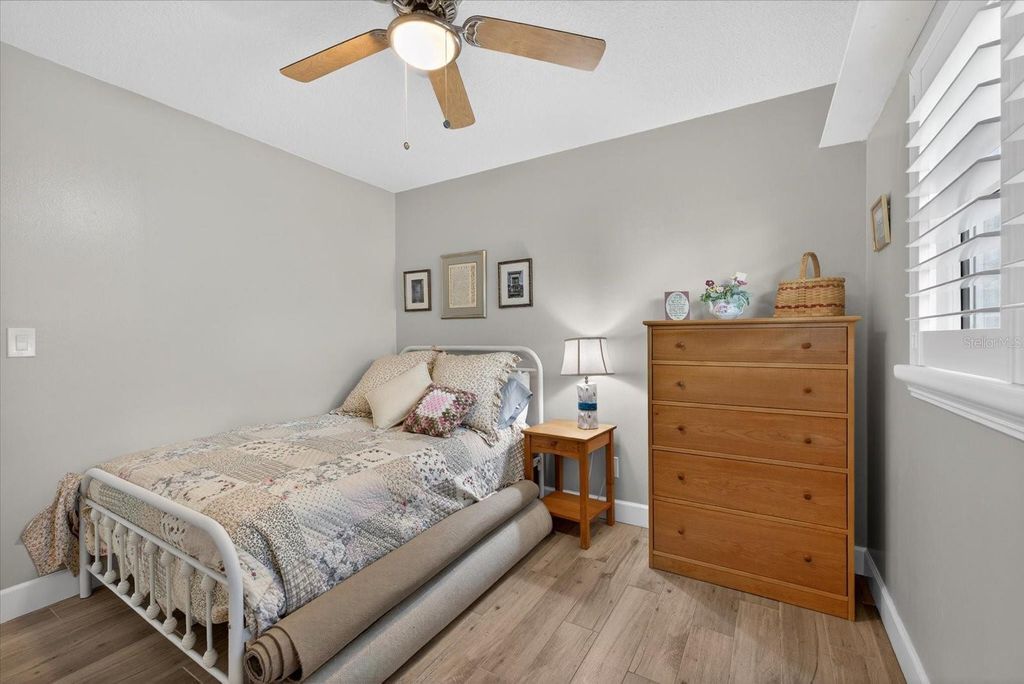 Image 17 of property listing at 1605 AMBERLEA DRIVE N, Dunedin, FL 34698