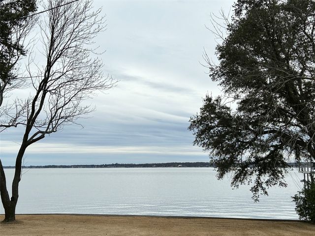 122 Lakeway Lane, Gun Barrel City, TX 75156