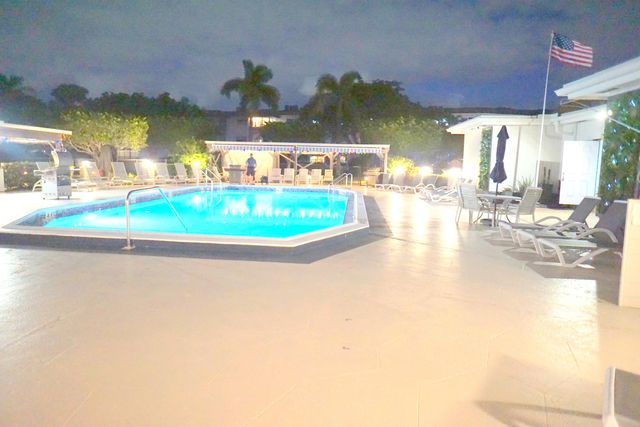 3400 NW 48th Avenue 502, Lauderdale Lakes, FL 33319