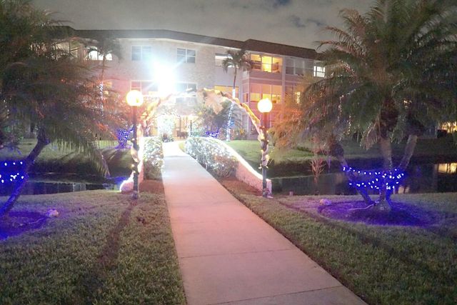 3400 NW 48th Avenue 502, Lauderdale Lakes, FL 33319