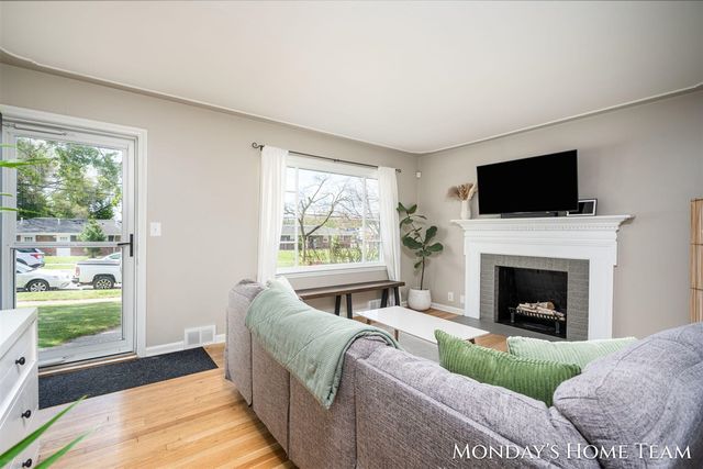 813 Everglade Drive, Grand Rapids, MI 49507