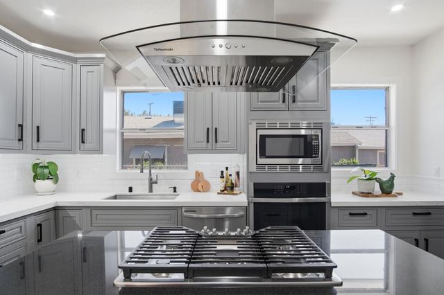 752 Mitchell, Turlock, CA 95380