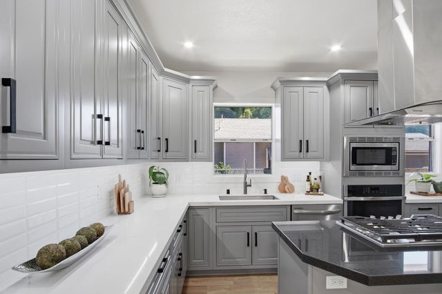 752 Mitchell, Turlock, CA 95380