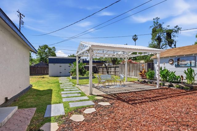 752 Mitchell, Turlock, CA 95380