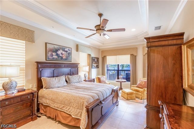447 Avalon DR, Cape Coral, FL 33904