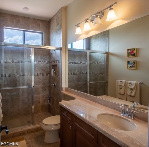 447 Avalon DR, Cape Coral, FL 33904