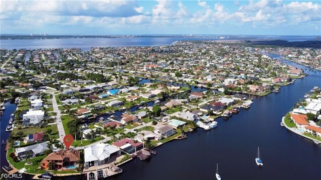 447 Avalon DR, Cape Coral, FL 33904