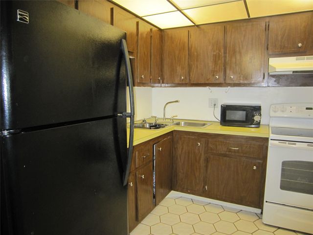 6150 NW 62ND Street 107, Tamarac, FL 33319