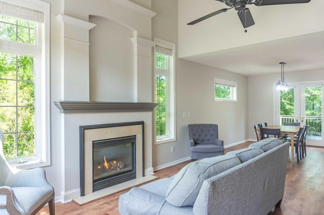 7657 Primrose Place, Chanhassen, MN 55317