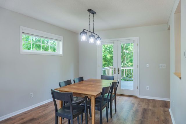 7657 Primrose Place, Chanhassen, MN 55317