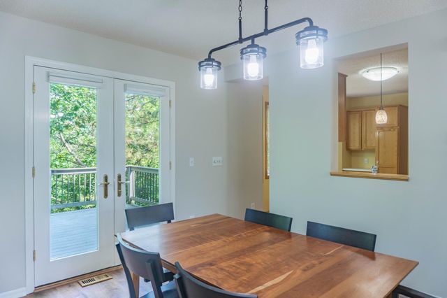 7657 Primrose Place, Chanhassen, MN 55317