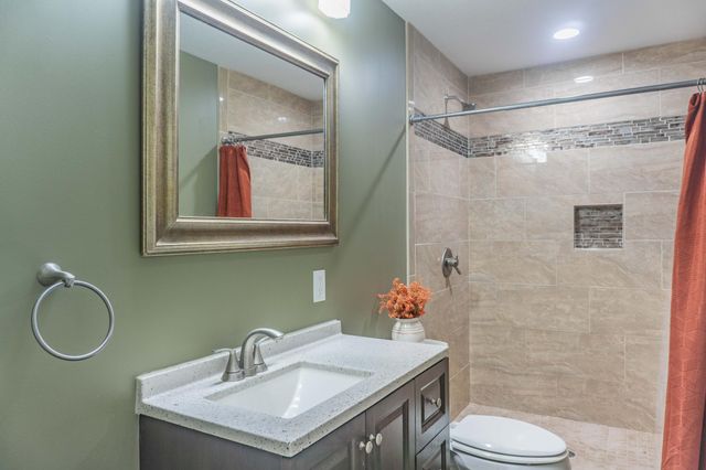 7657 Primrose Place, Chanhassen, MN 55317