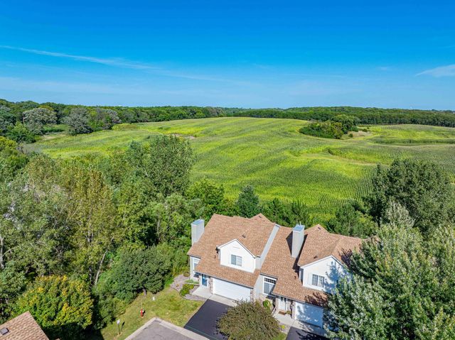 7657 Primrose Place, Chanhassen, MN 55317