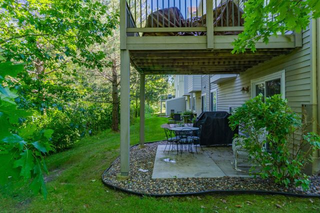 7657 Primrose Place, Chanhassen, MN 55317