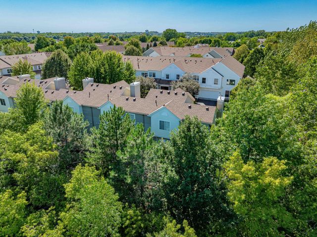 7657 Primrose Place, Chanhassen, MN 55317