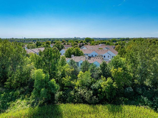 7657 Primrose Place, Chanhassen, MN 55317