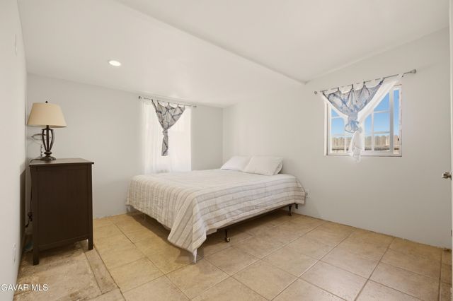 3160 E Avenue R8, Palmdale, CA 93550